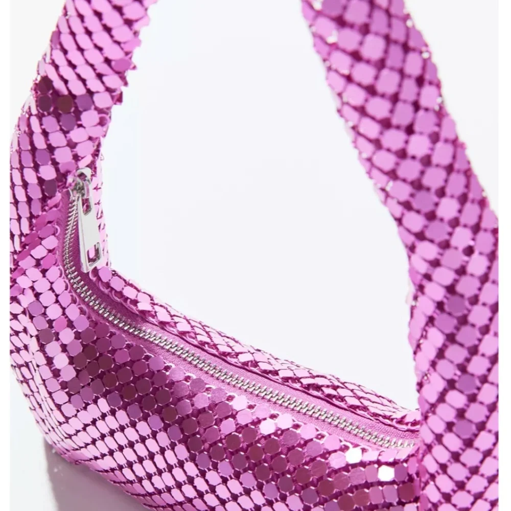 ⭐️ UO Chainmail Crescent Baguette Shine Shimmer Artsy Retro Y2K 2000 Bag Purse
